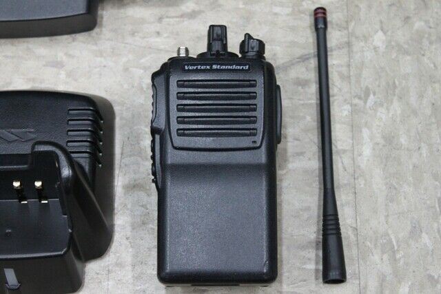 Vertex VX-351-G7-5 UHF 450-520 Mhz 16ch 5W