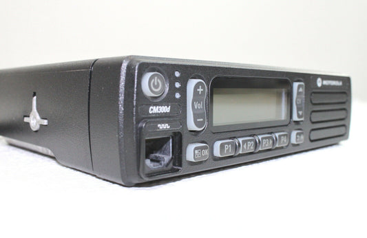 Motorola MOTOTRBO CM300d ANALOG 25W VHF 99ch 136-174MHz Mobile