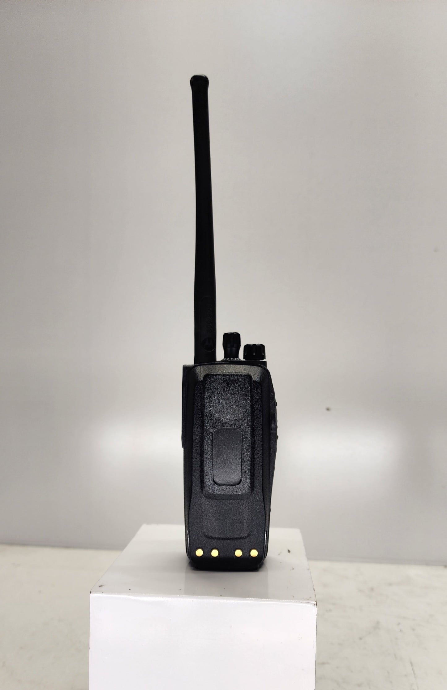Motorola TRBO XPR6580 XPR 6580 806-941 MHz 1000 Ch ANALOG