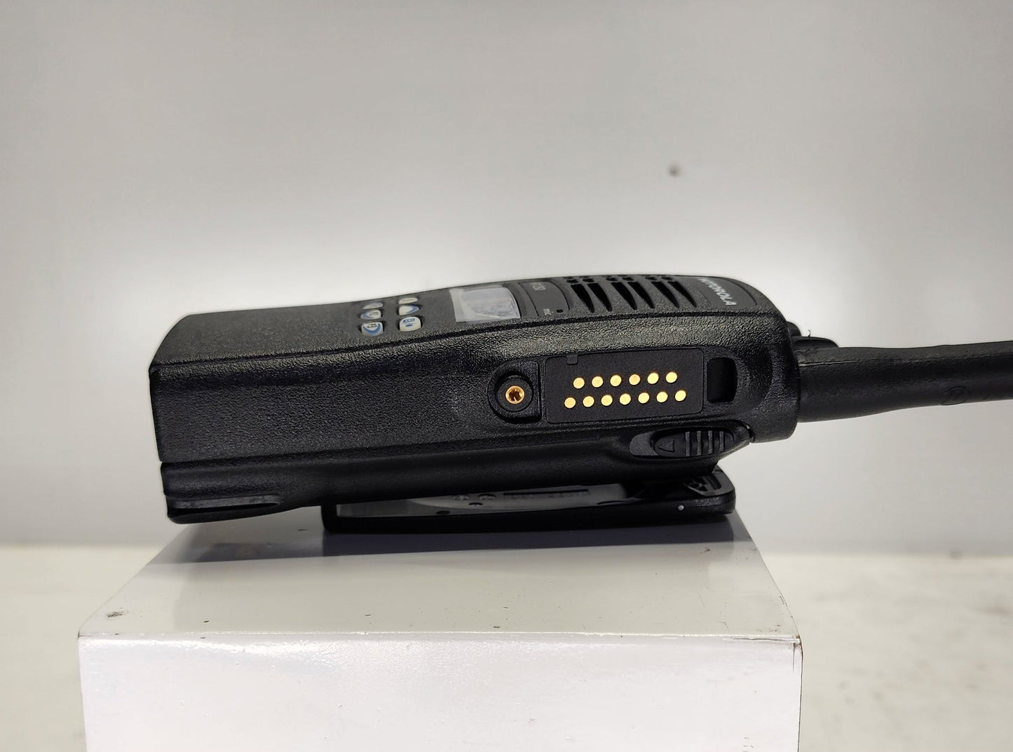 Motorola HT1250 Lowband (35-50MHz) Portable Radio (Ltd Keypad)