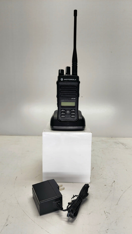 Motorola TRBO XPR3500 XPR 3500 UHF 403-512 Mhz 128ch 4W DIGITAL Radio