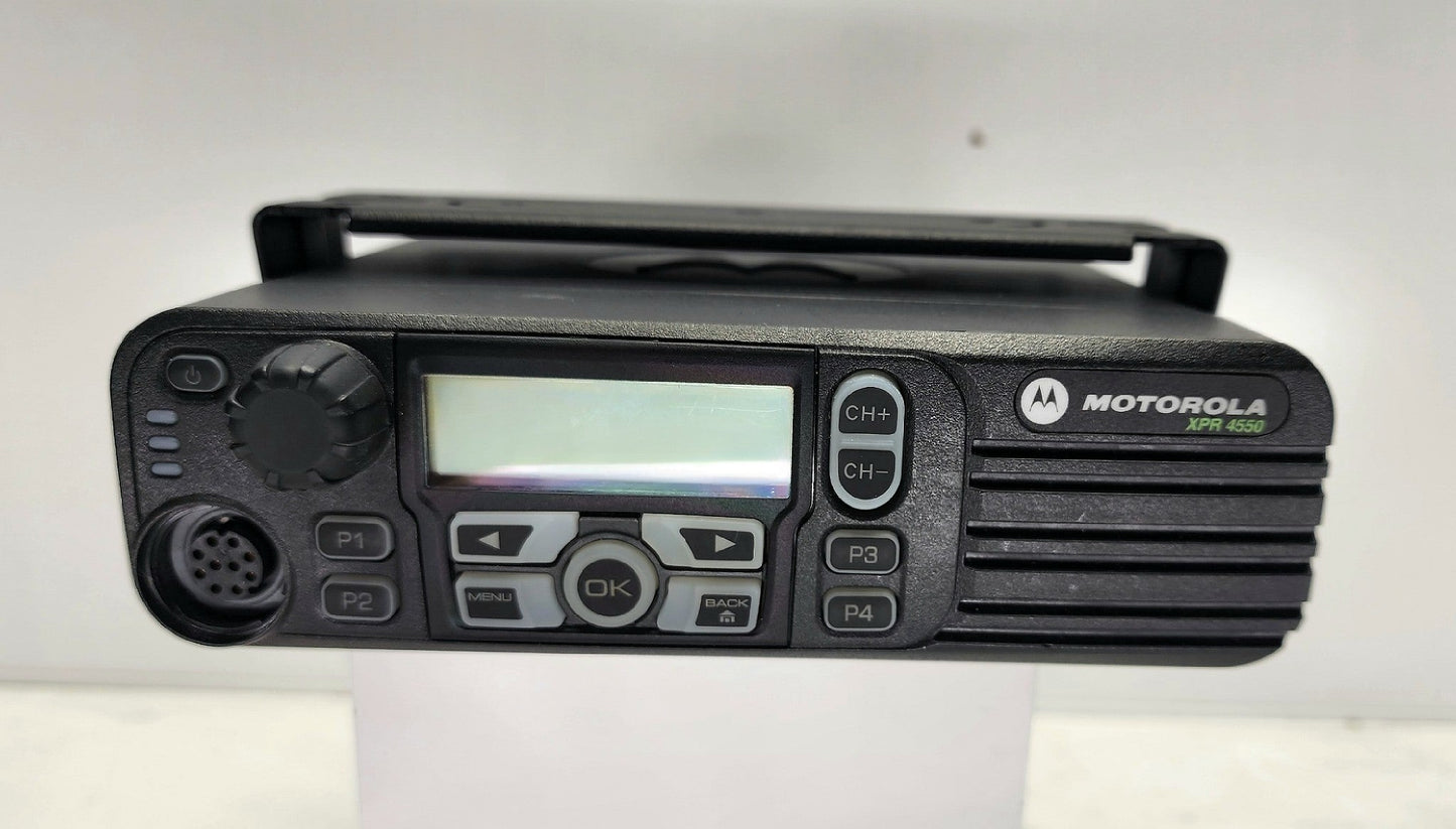 Motorola MotoTRBO XPR4550 VHF 136-174 Mhz 1000 CH 25W Digital
