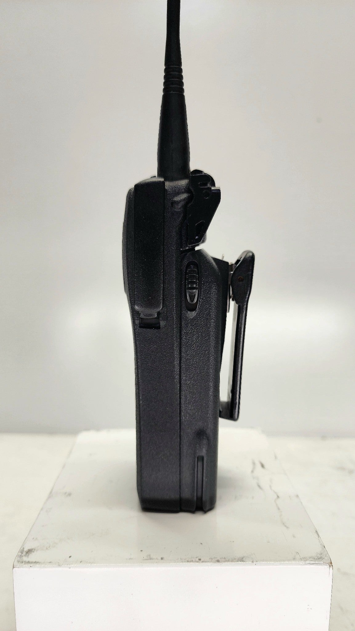 Motorola XTS1500 UHF Model 1.5 P25 Digital 450-512 Mhz H66SDD9PW5BN