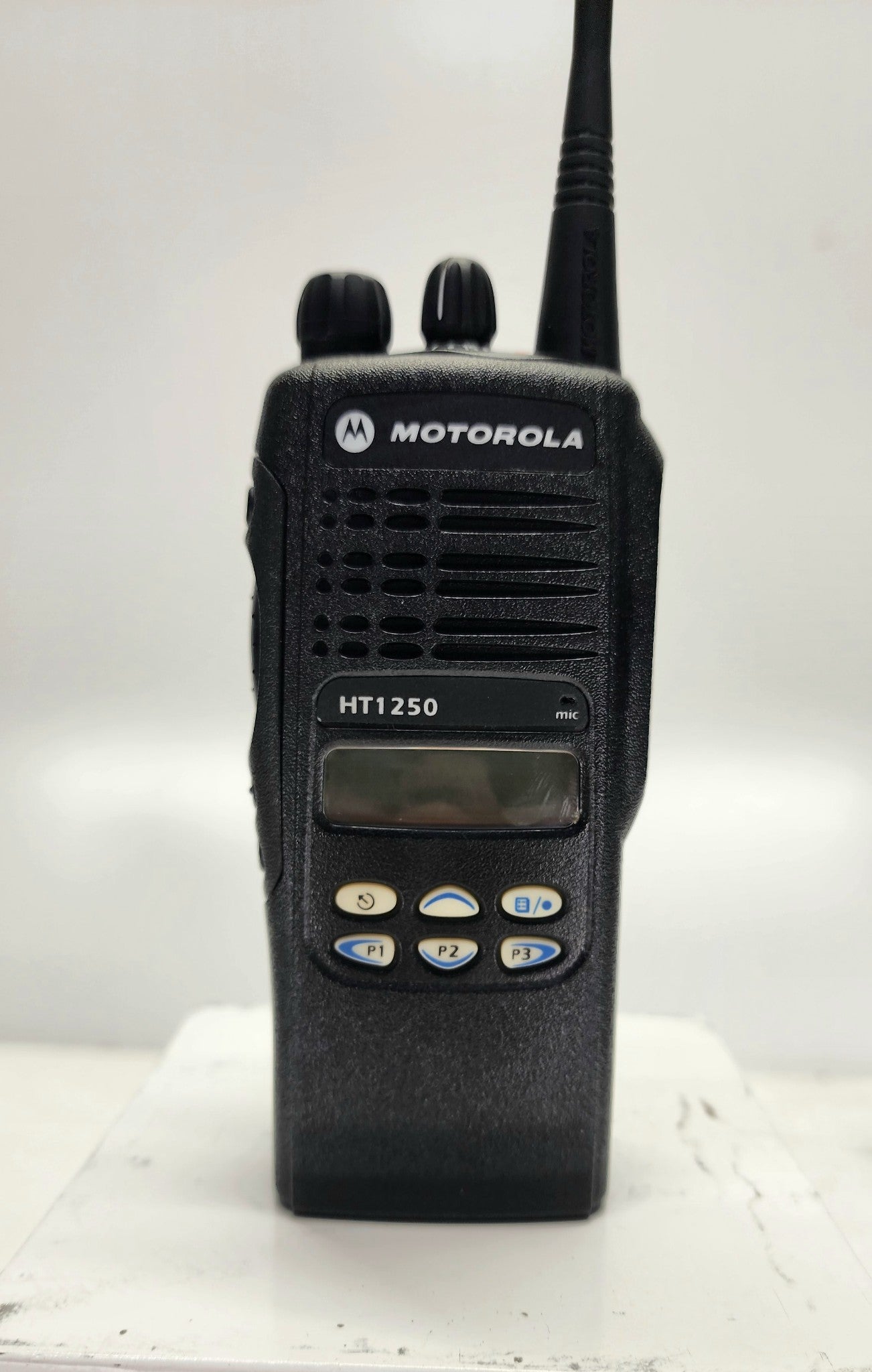 Motorola HT1250 UHF 450-512 Mhz 128 Channels 4W AAH25SDF9AA5AN