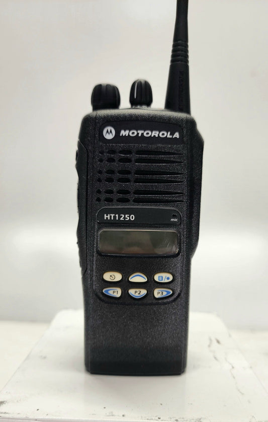 Motorola HT1250 UHF 450-512 Mhz 128 Channels 4W AAH25SDF9AA5AN