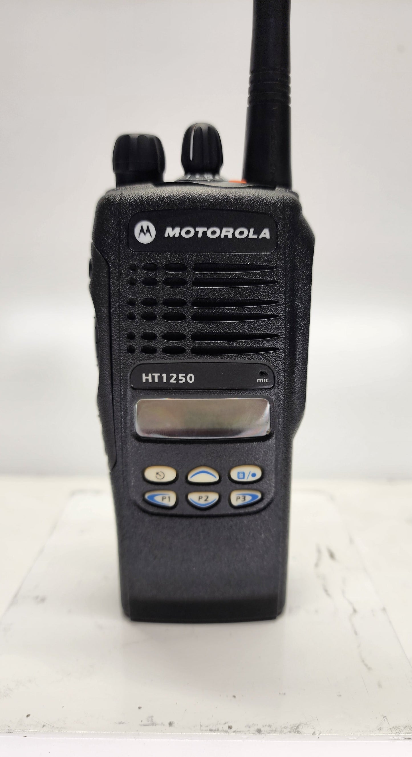 Motorola HT1250 VHF 136-174 Mhz 128 Ch Ltd Keypad AAH25KDF9AA5AN