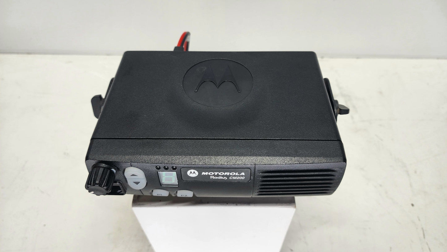 Motorola CM200 UHF 4 ch 40 Watts (438-470) Mhz AAM50RPC9AA1AN