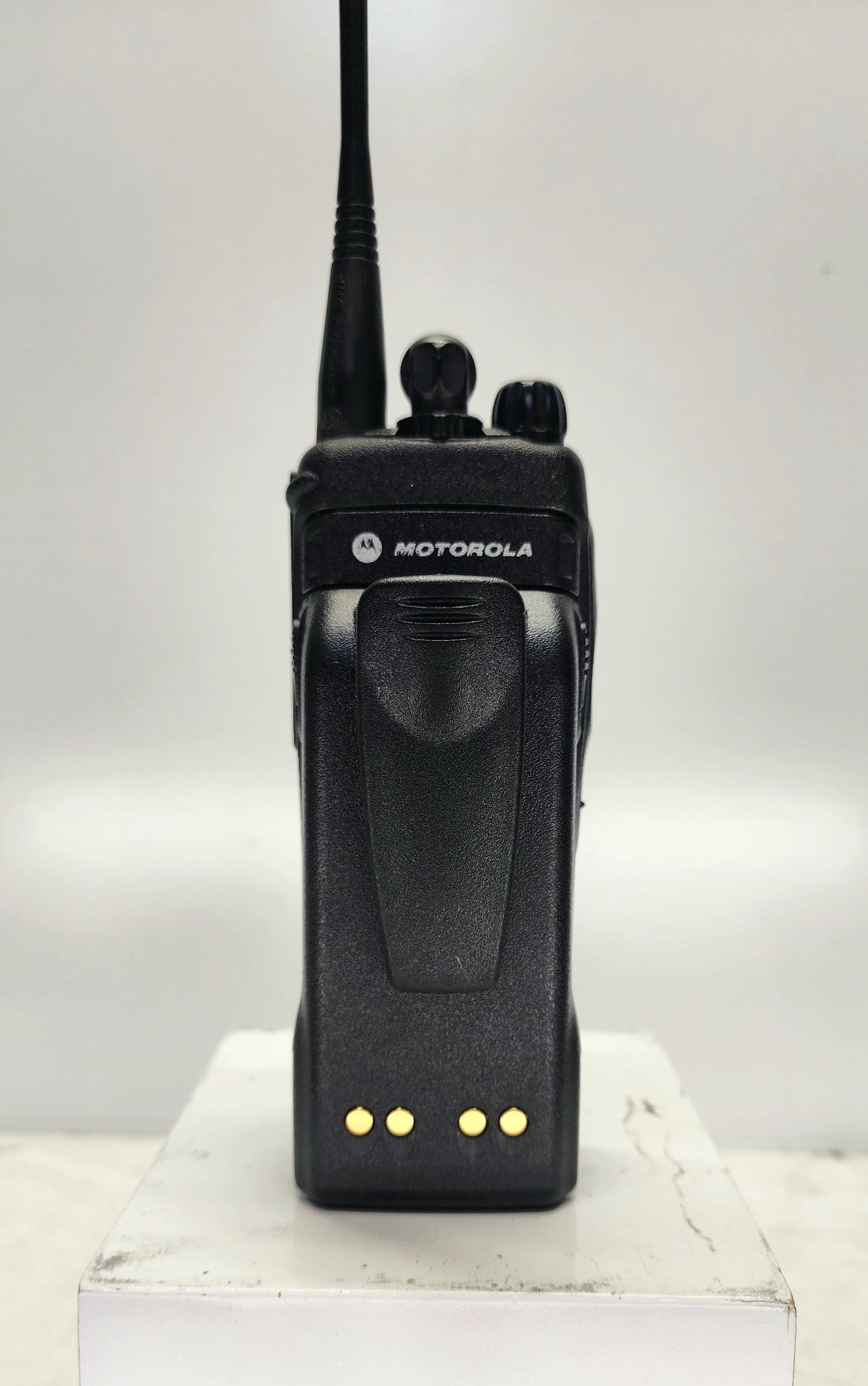 Motorola PR1500 UHF (380 - 470) MHz 32 Channel 4 Watt Portable Radio