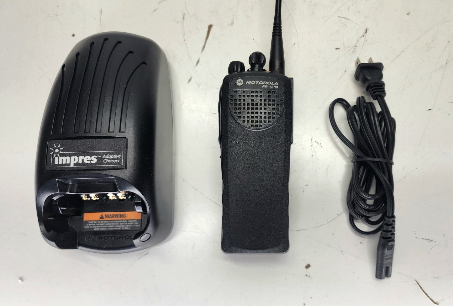 Motorola PR1500 UHF (380 - 470) MHz 32 Channel 4 Watt Portable Radio