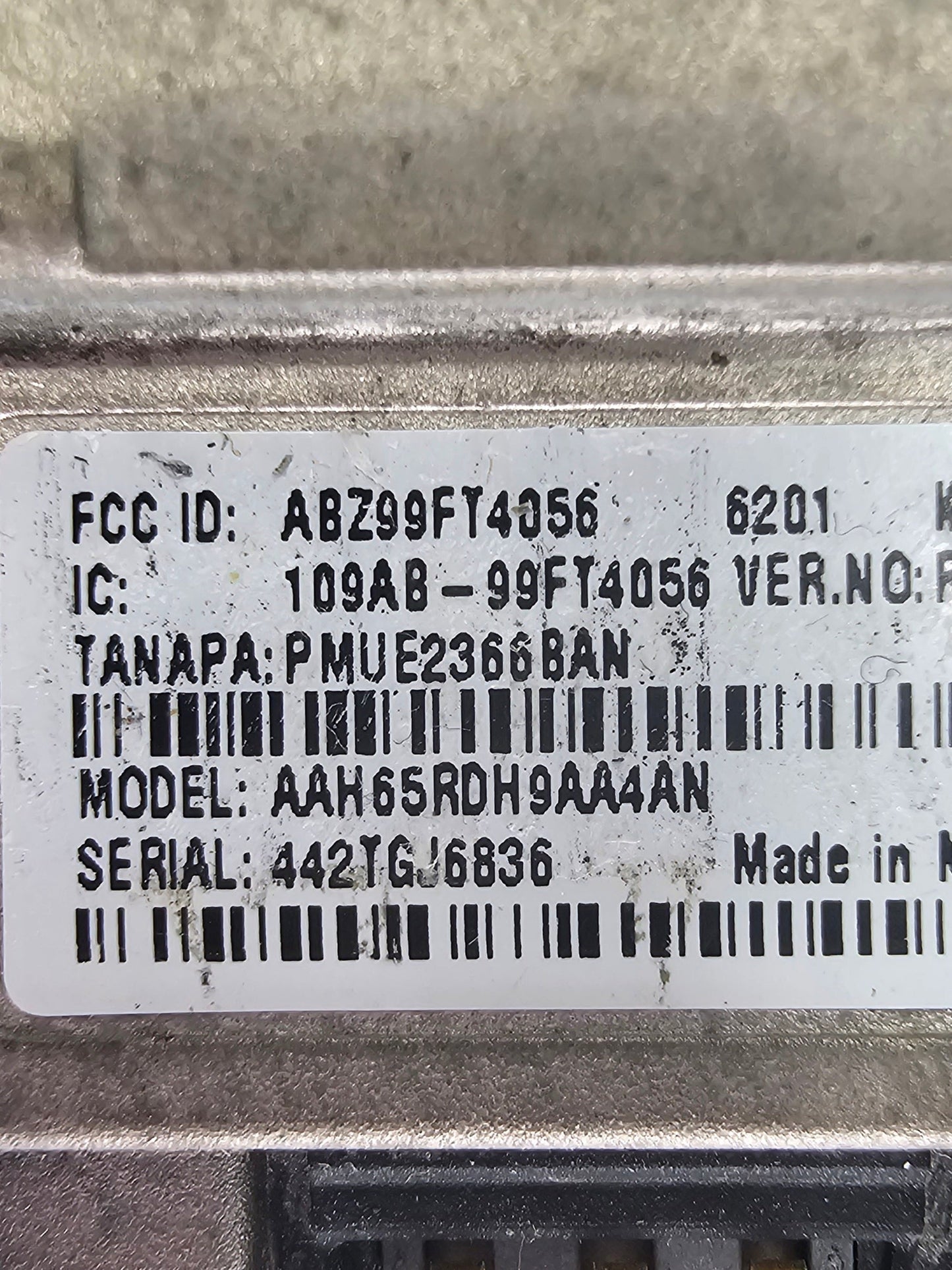 Motorola PR400 UHF Radio 64 CH 438-470 Display-Full Keypad CP200