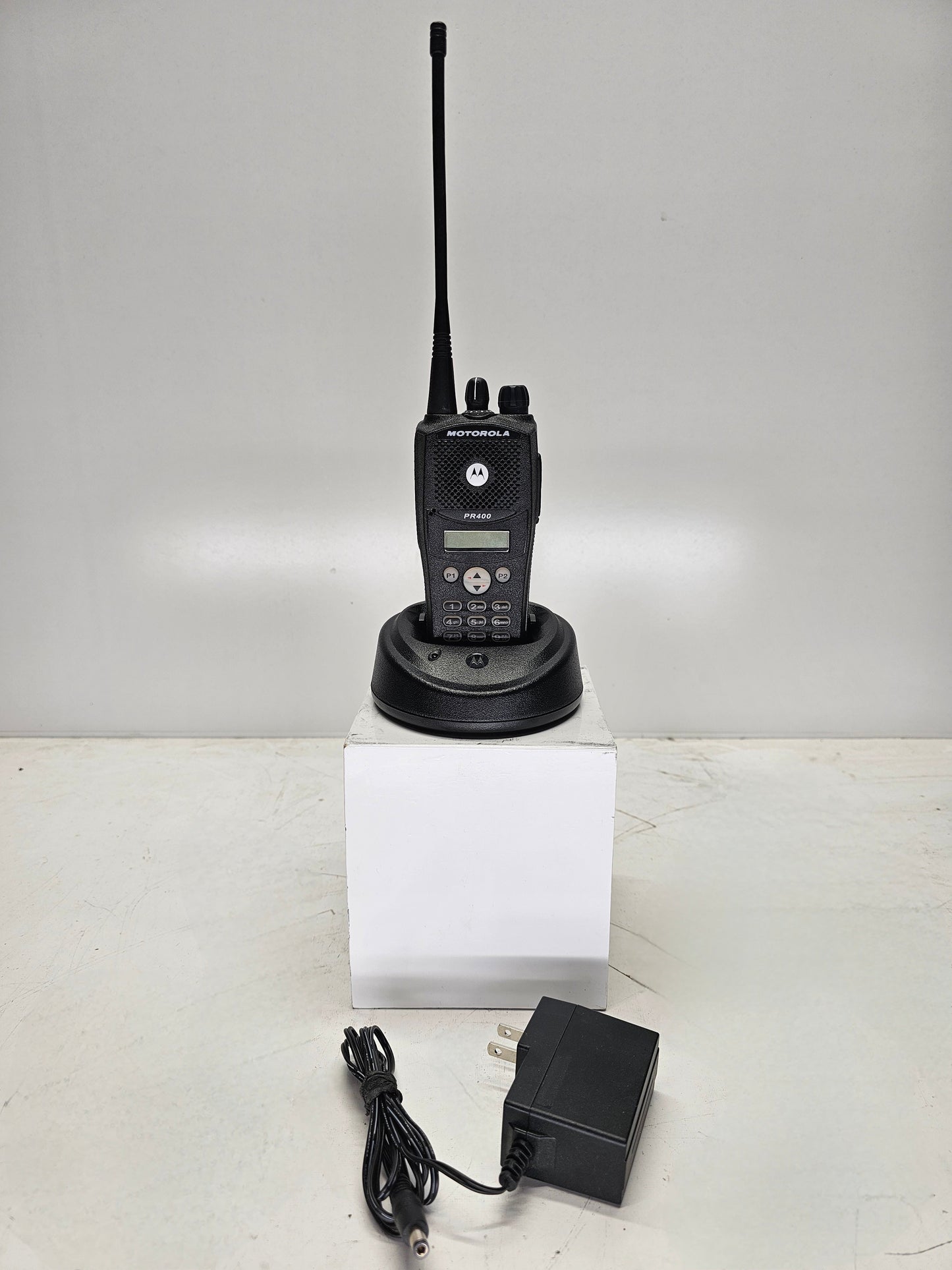 Motorola PR400 UHF Radio 64 CH 438-470 Display-Full Keypad CP200