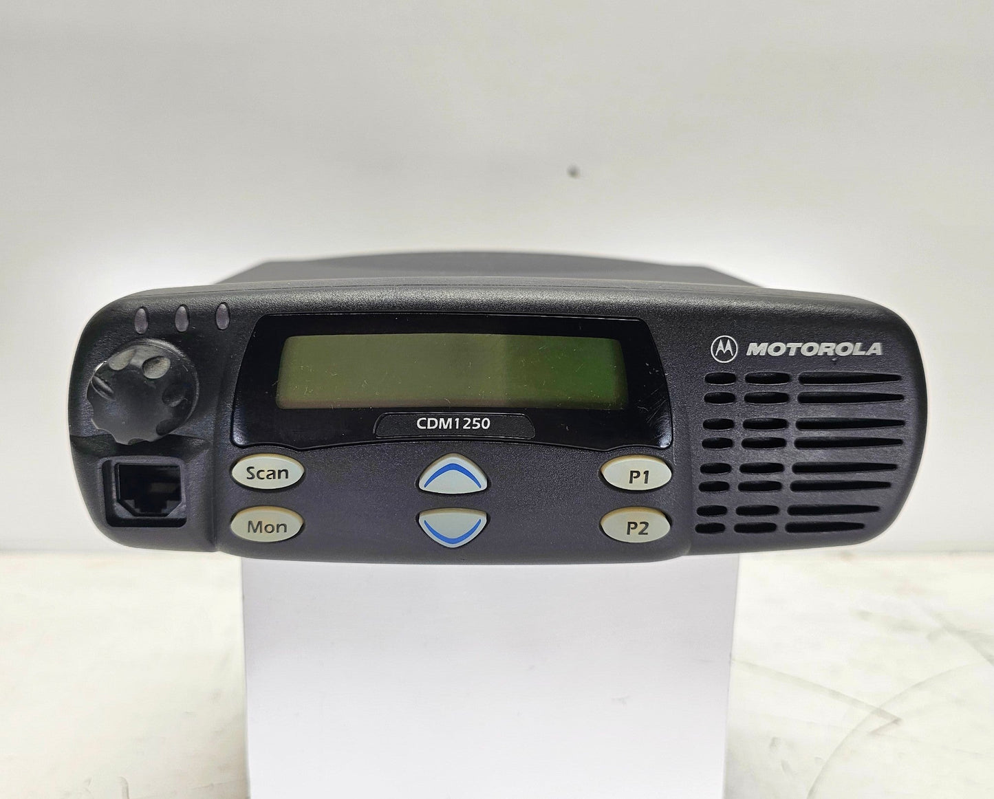 Motorola CDM1250 VHF 136-174 MHz 64 Channel 25 Watt (Complete Kit)