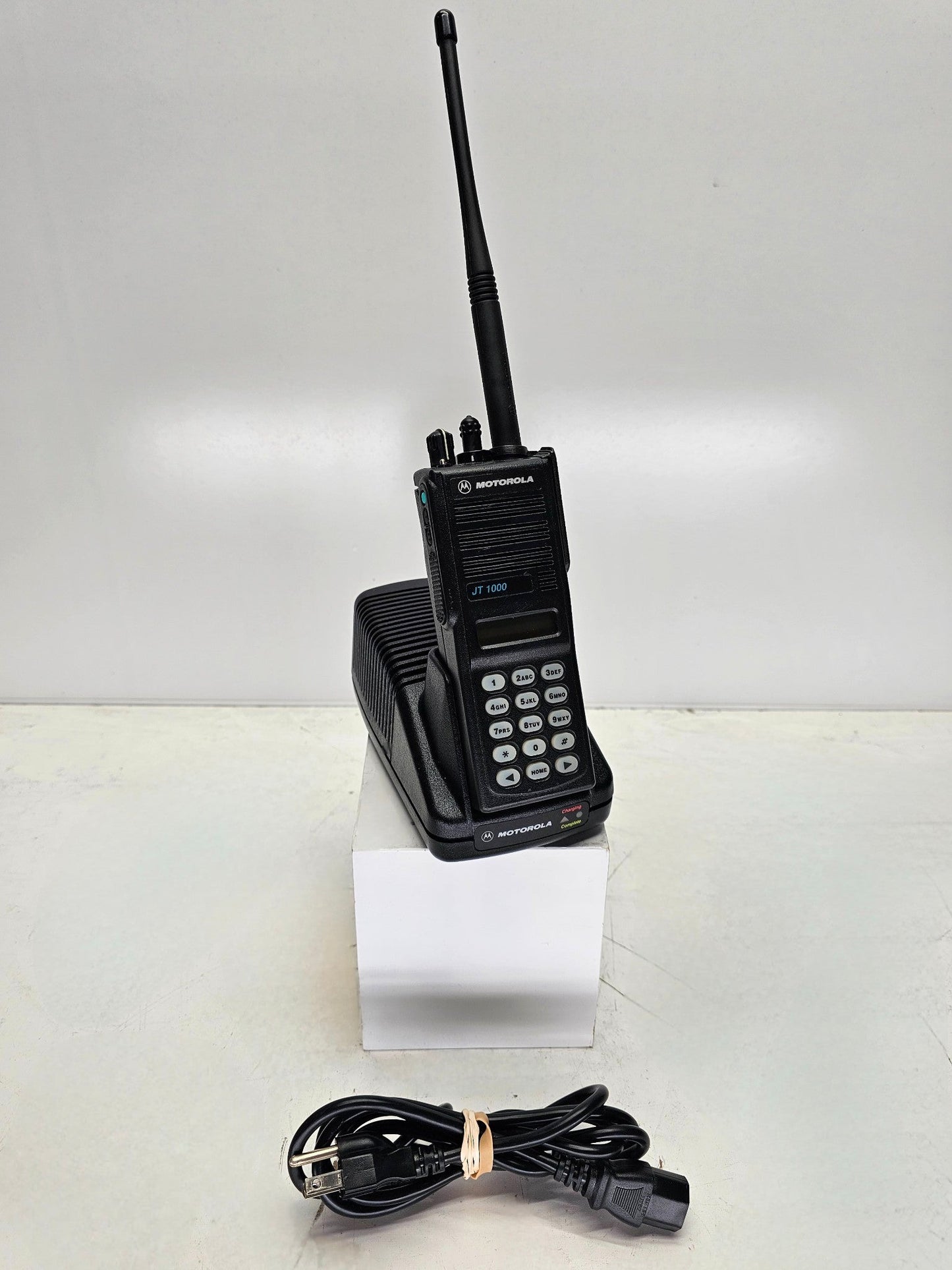 Motorola JT1000 VHF 136-174 MHz Field Programmable HAM (H01KDH9PA3AN)
