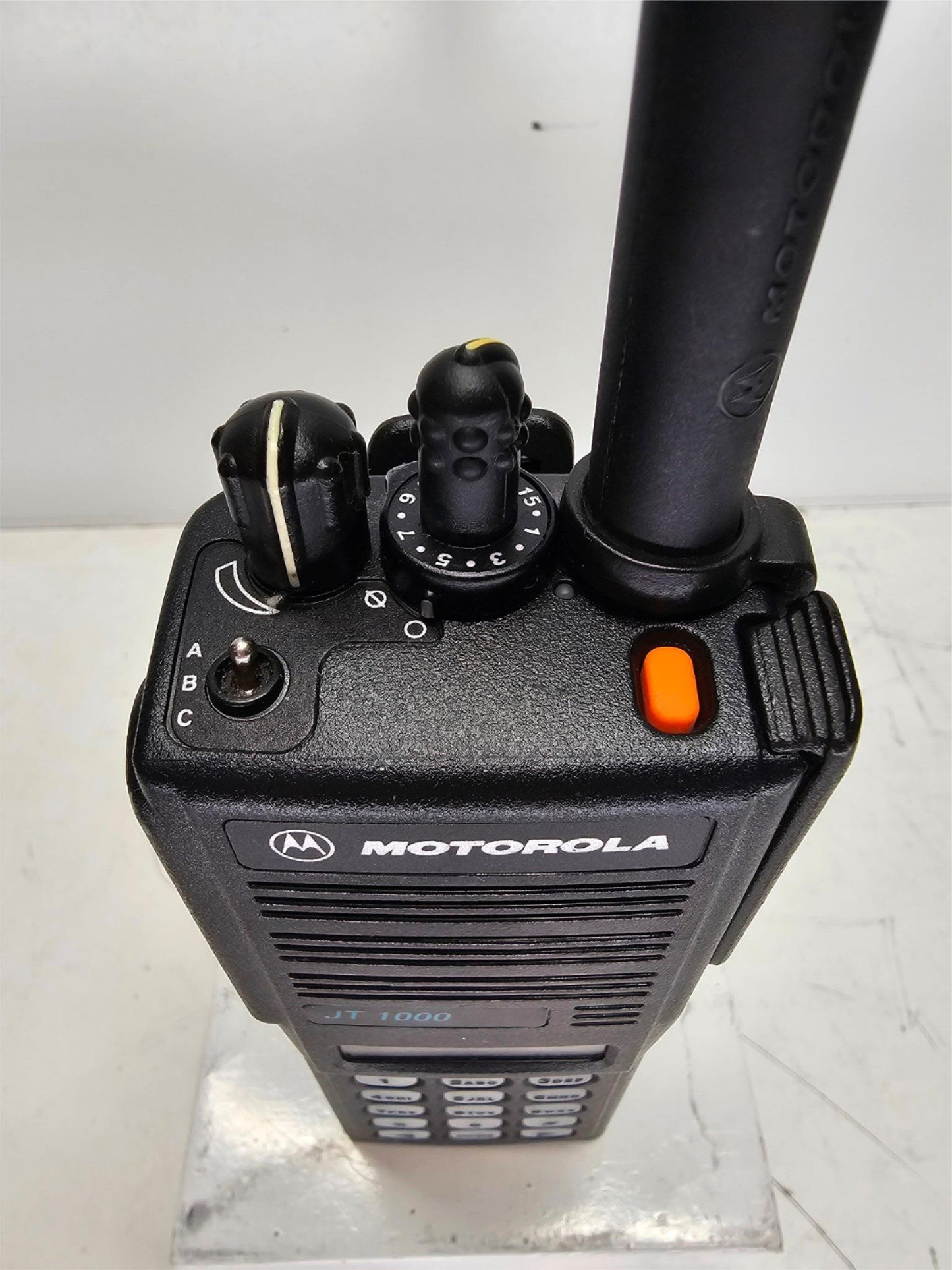 Motorola JT1000 VHF 136-174 MHz Field Programmable HAM (H01KDH9PA3AN)