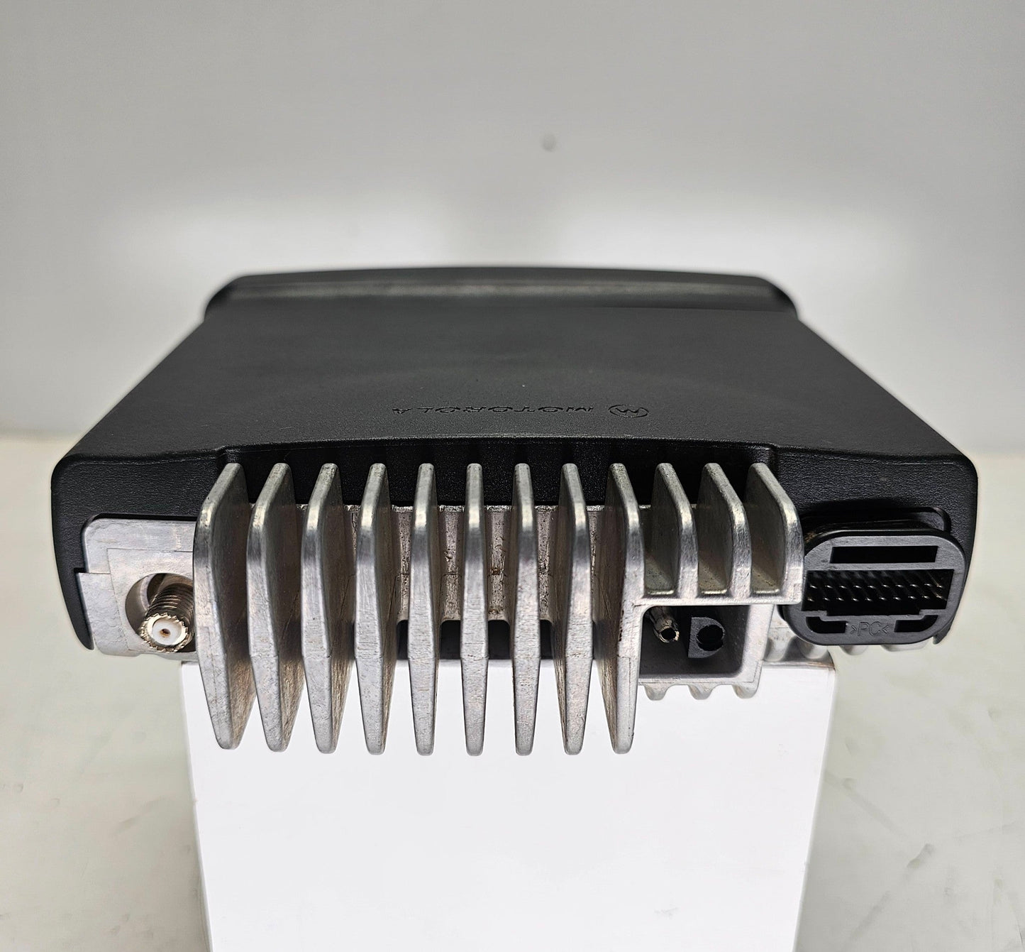Motorola CDM750 UHF 450-520 MHz 4 Channel 40 Watt (Complete Kit)