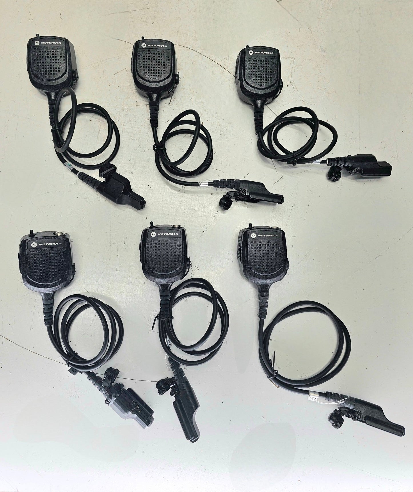 6 Motorola XTS2500 Model 3 700/800 MHz APCO 25 w IMPRESS Gang Charger and 6 Mics