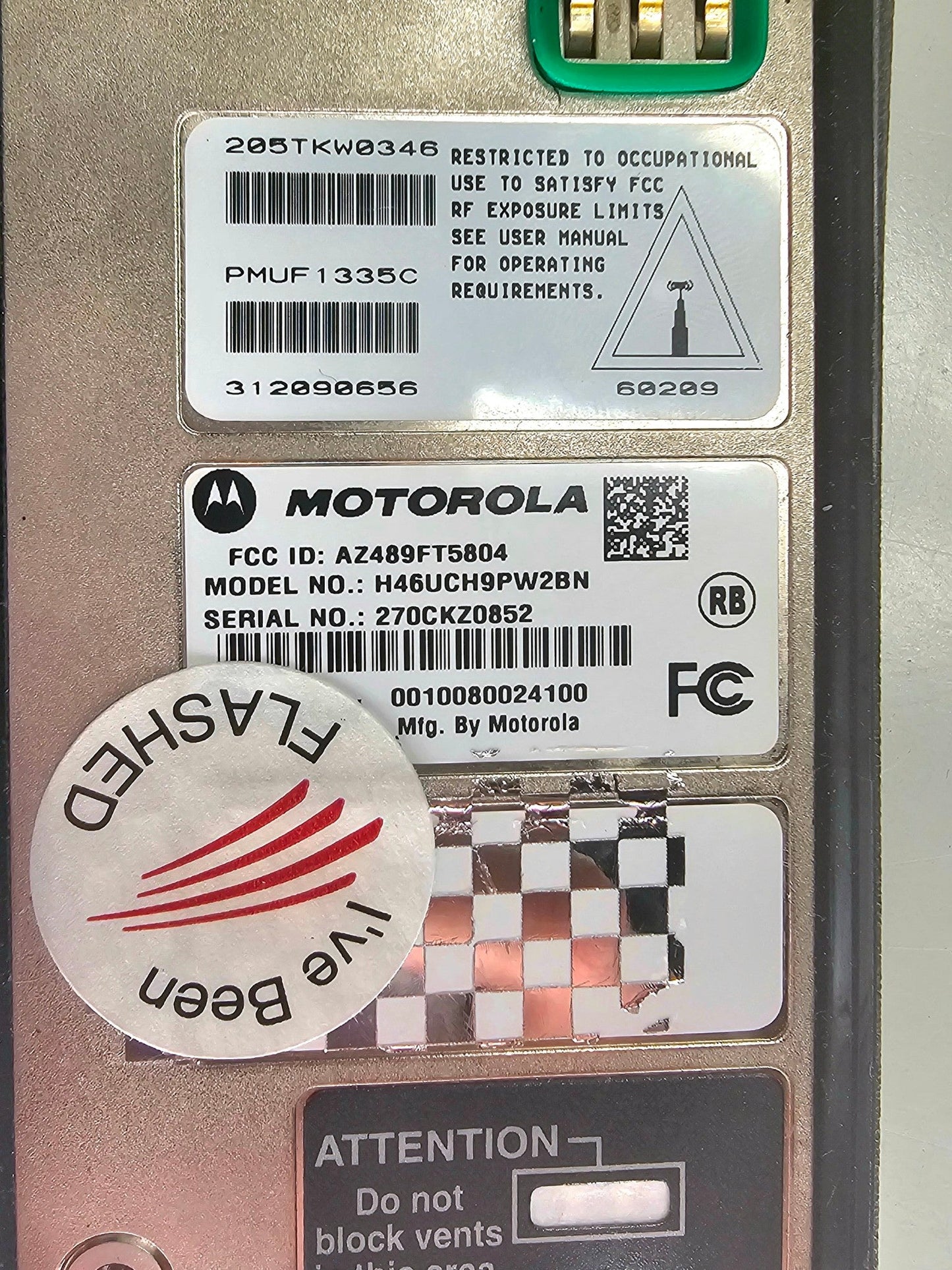6 Motorola XTS2500 Model 3 700/800 MHz APCO 25 w IMPRESS Gang Charger and 6 Mics