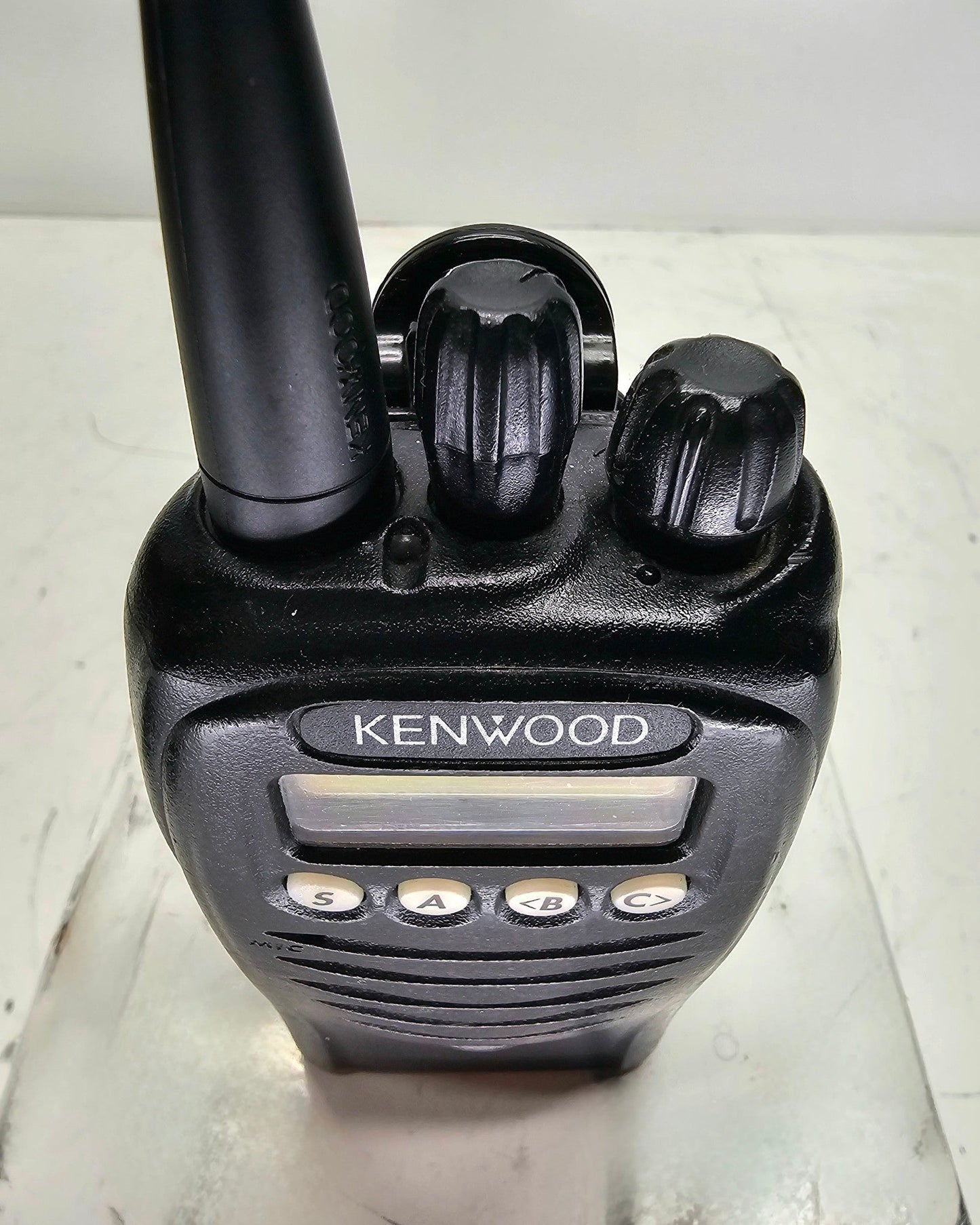 Kenwood TK-3170 TK3170 UHF 450-490 MHz 128 Channel 4 Watt (Complete Kit)