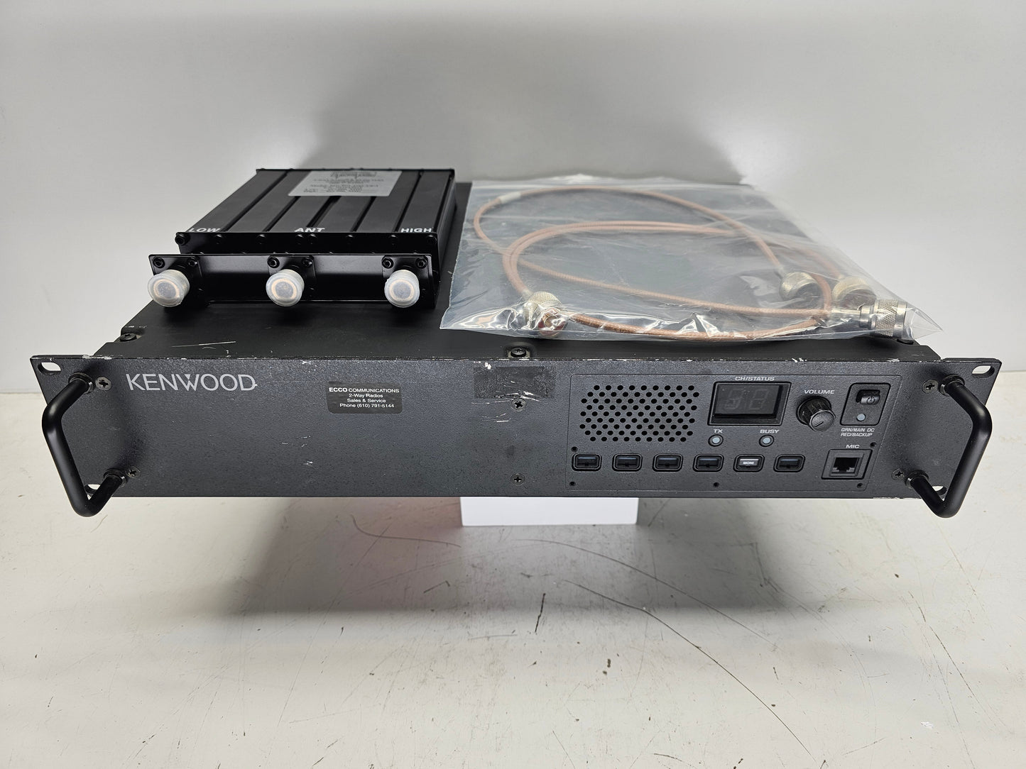 Kenwood TKR850-1 UHF Repeater 40 watts 450-480 Mhz w/ Power Supply and Duplexer