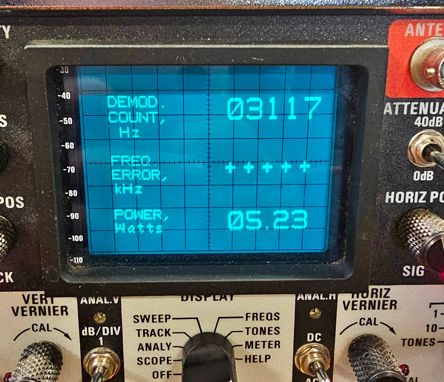 IFR 1500 Service Monitor AM/FM Tracking Generator Spectrum Analyzer (Parts Only)