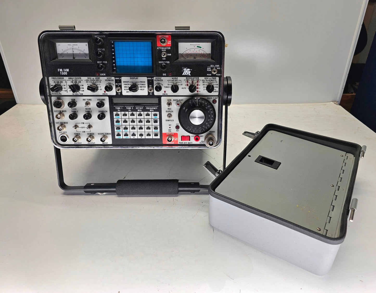 IFR 1500 Service Monitor AM/FM Tracking Generator Spectrum Analyzer (Parts Only)