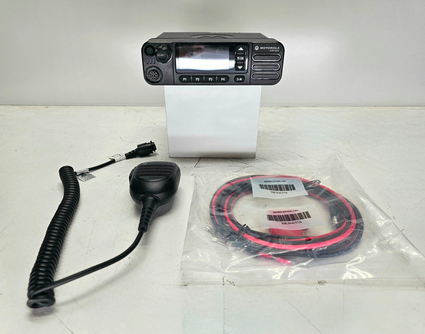 Motorola MotoTRBO XPR5550 UHF 403 - 470 MHz 40W 1000 Channel (Complete Kit)