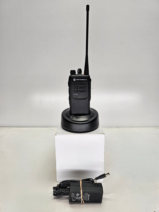Motorola HT750 UHF 403-470 Mhz 4W 16Ch