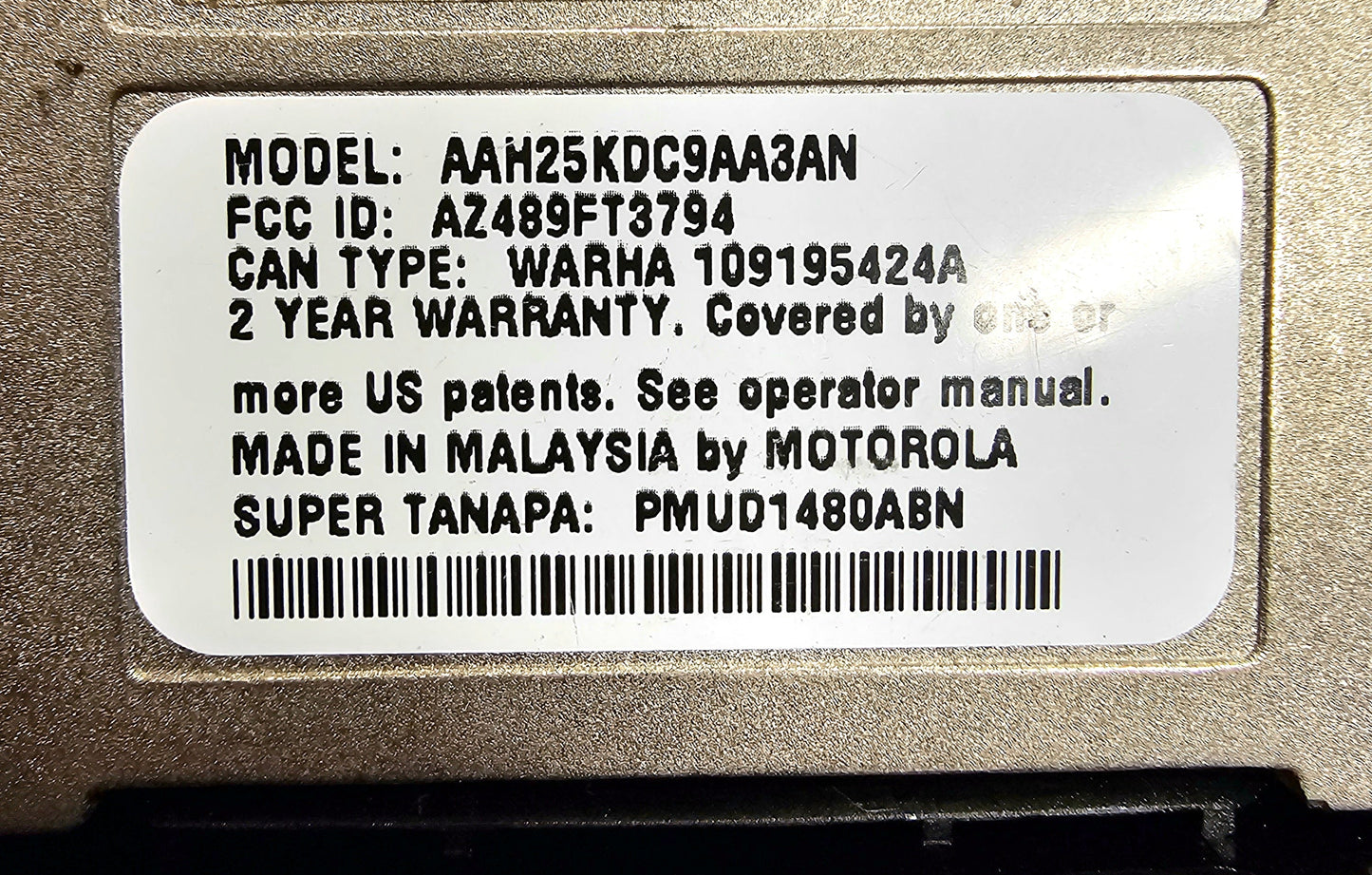 Motorola HT750 VHF 136-174MHz 16 Channel 5 Watt Portable Radio (Complete Kit)