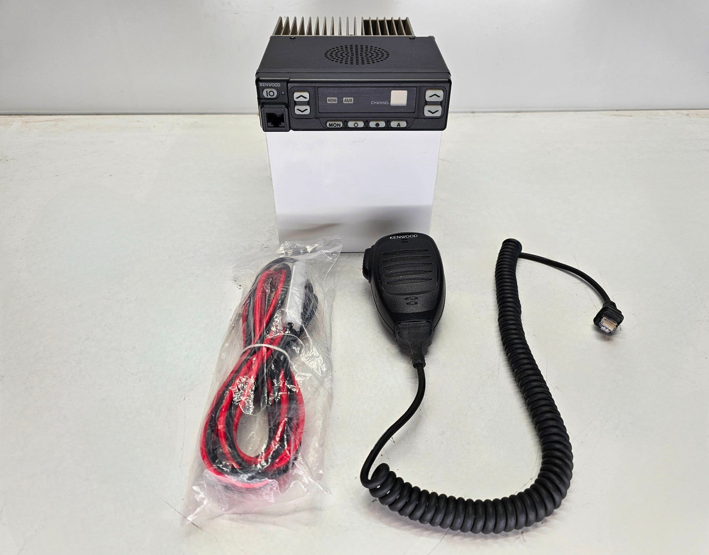 Kenwood TK762HG TK-762HG VHF 148-174 MHz 45 Watts 8 Channel (Complete Kit)