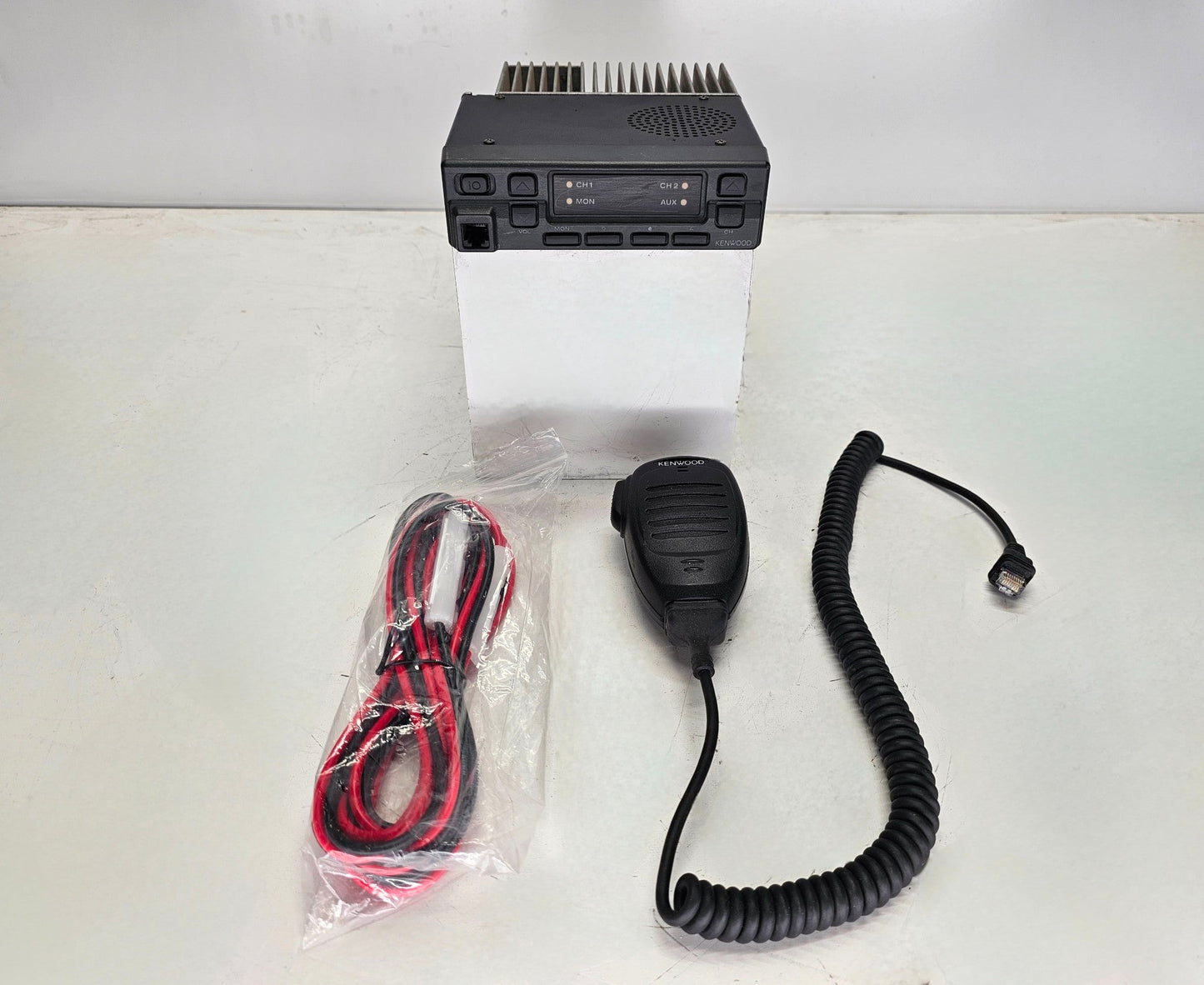 Kenwood TK862 TK-862 UHF 450-490 MHz 2 Channel 25 Watt (Complete Kit)