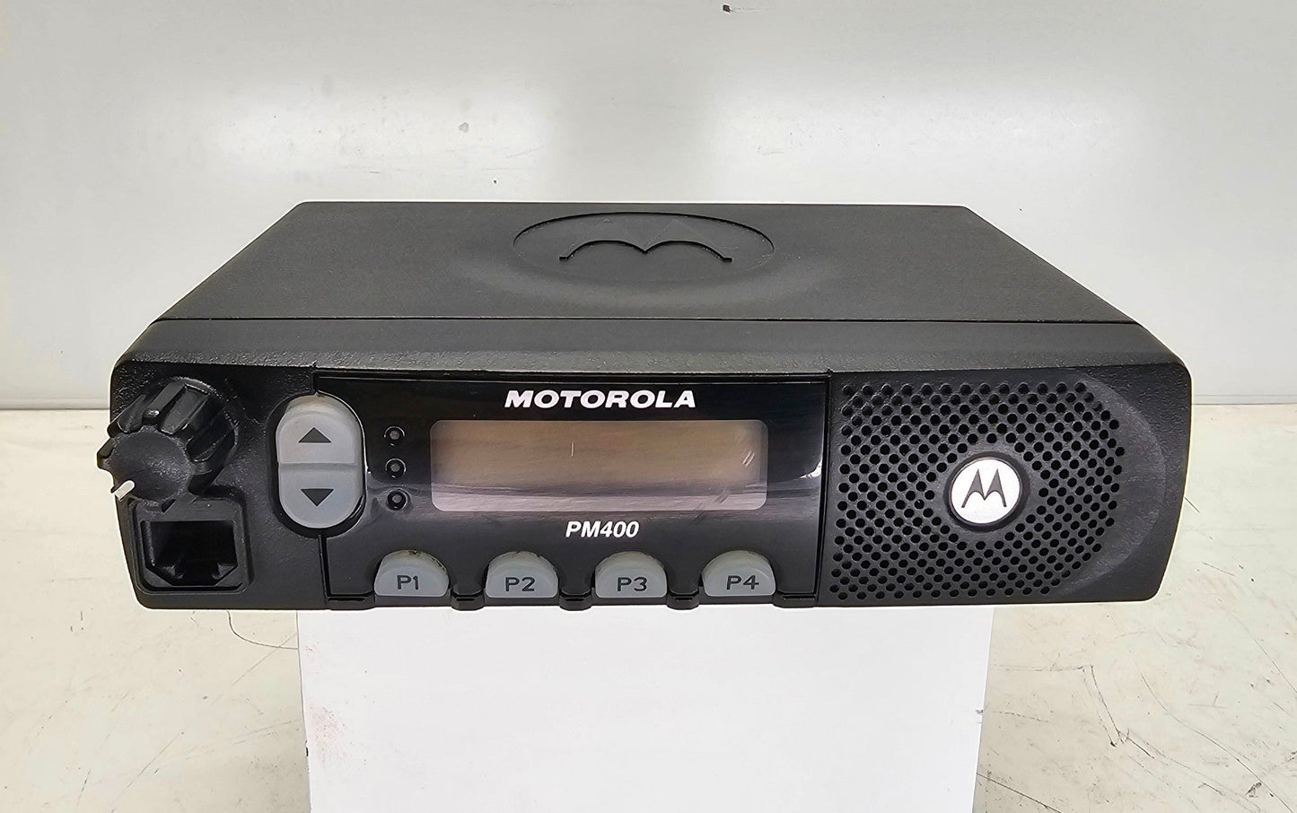 Motorola PM400 VHF 146-174 MHz 64 Channel 50 Watt Mobile Radio (Complete Kit)