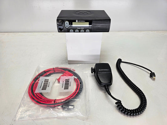 Motorola CM300 UHF 438-470 MHz 32 Channel 40 Watt (Complete Kit)