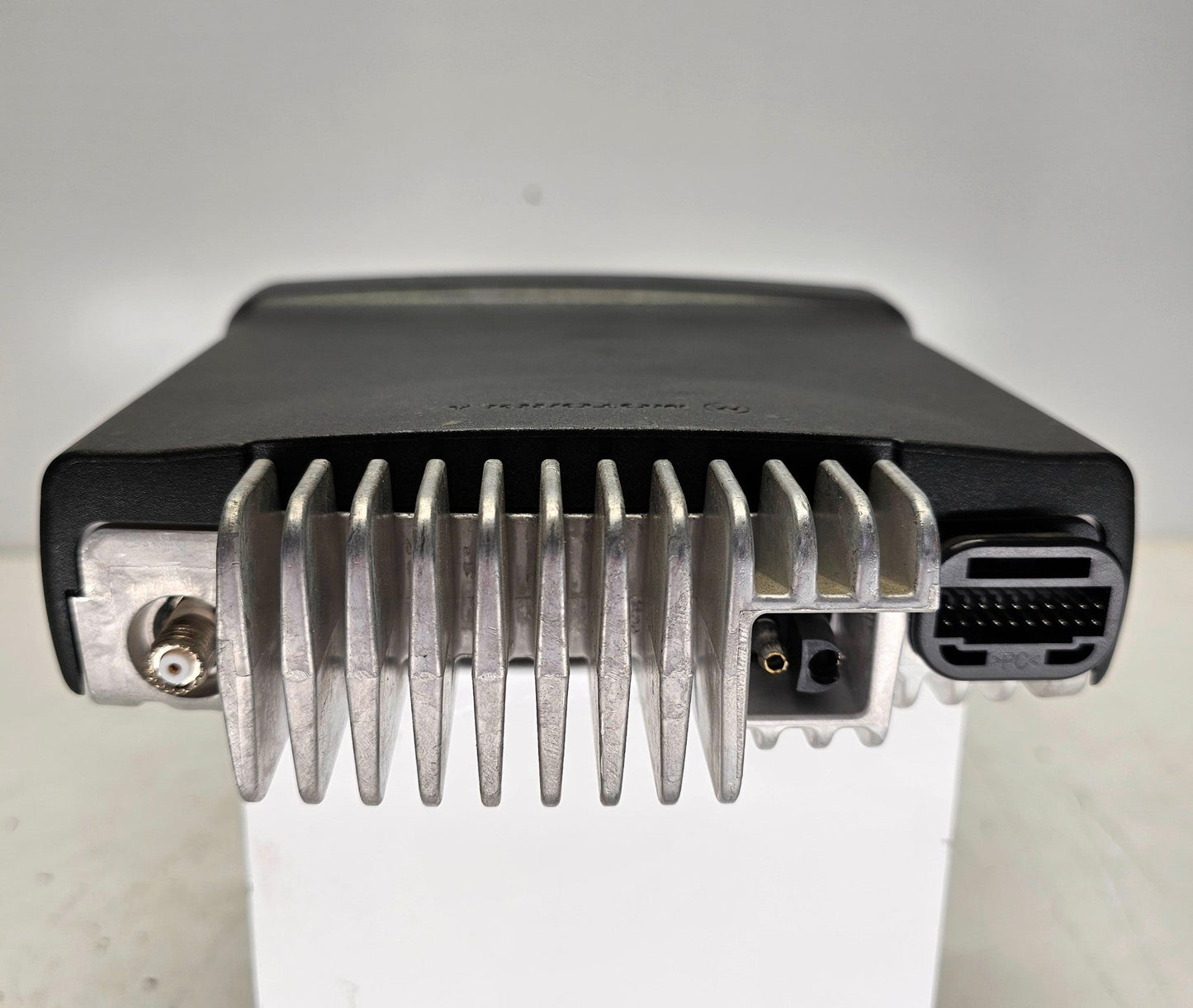 Motorola CDM1550 LS+ UHF 403-470 MHz 40 Watt 160 Channel (Complete Kit)