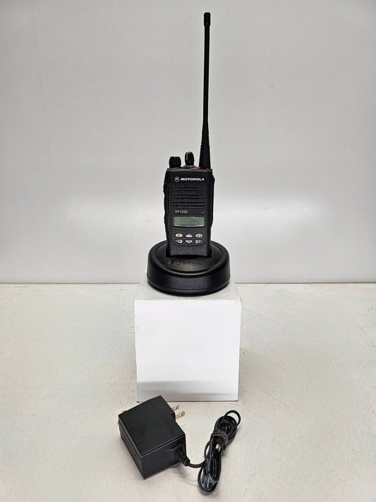 Motorola HT1250 LS UHF 450-512 MHz 128 Channel 4 Watt Ltd Keypad (Complete Kit)