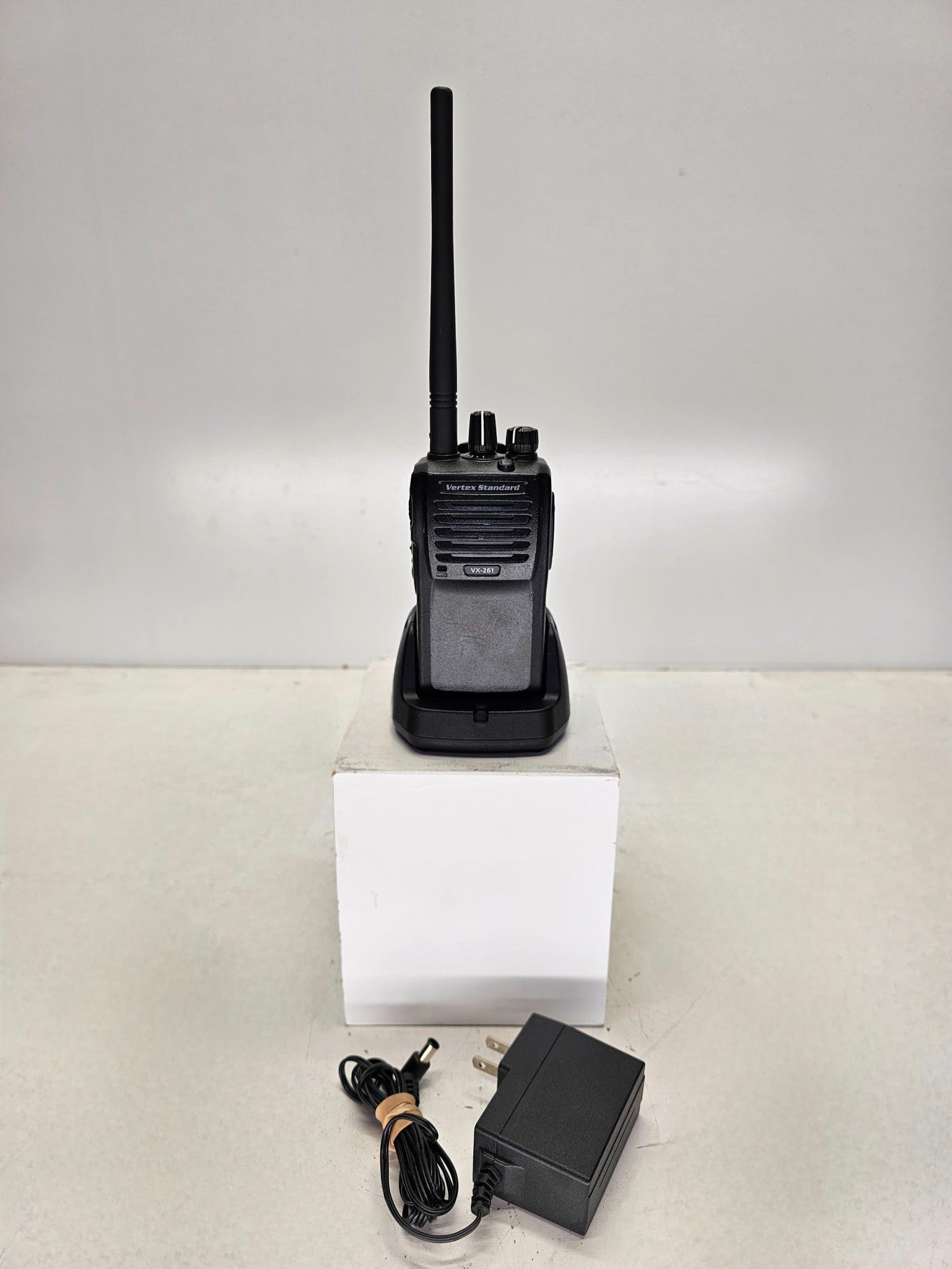 Vertex VX-261-Do-5 VHF 136-174 MHz 16 Channel 5 Watt Analog Radio