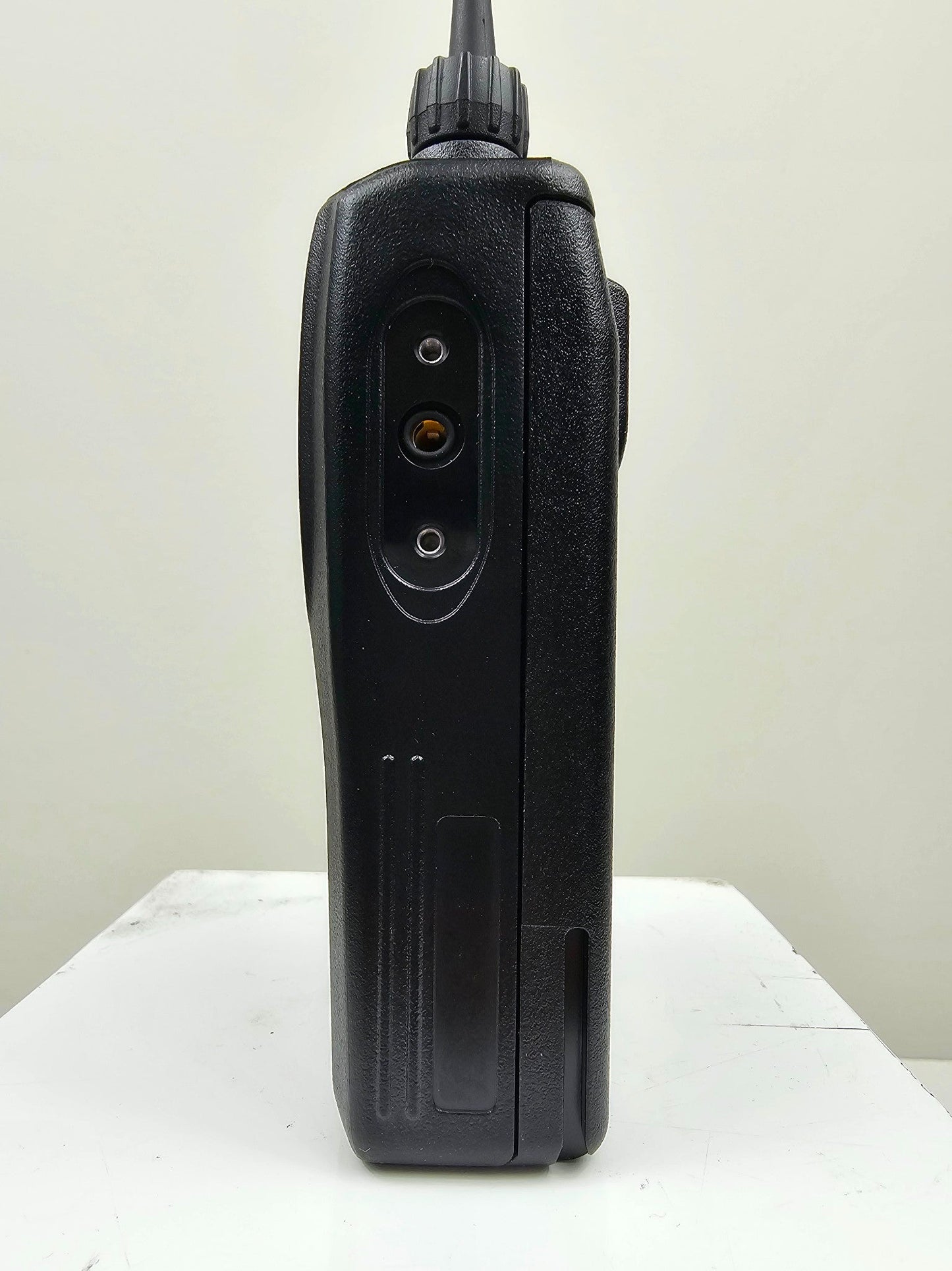 (NEW) Vertex VX-261-G7-5 UHF 450-512 MHz 16 channel 5 Watt (Complete Kit)