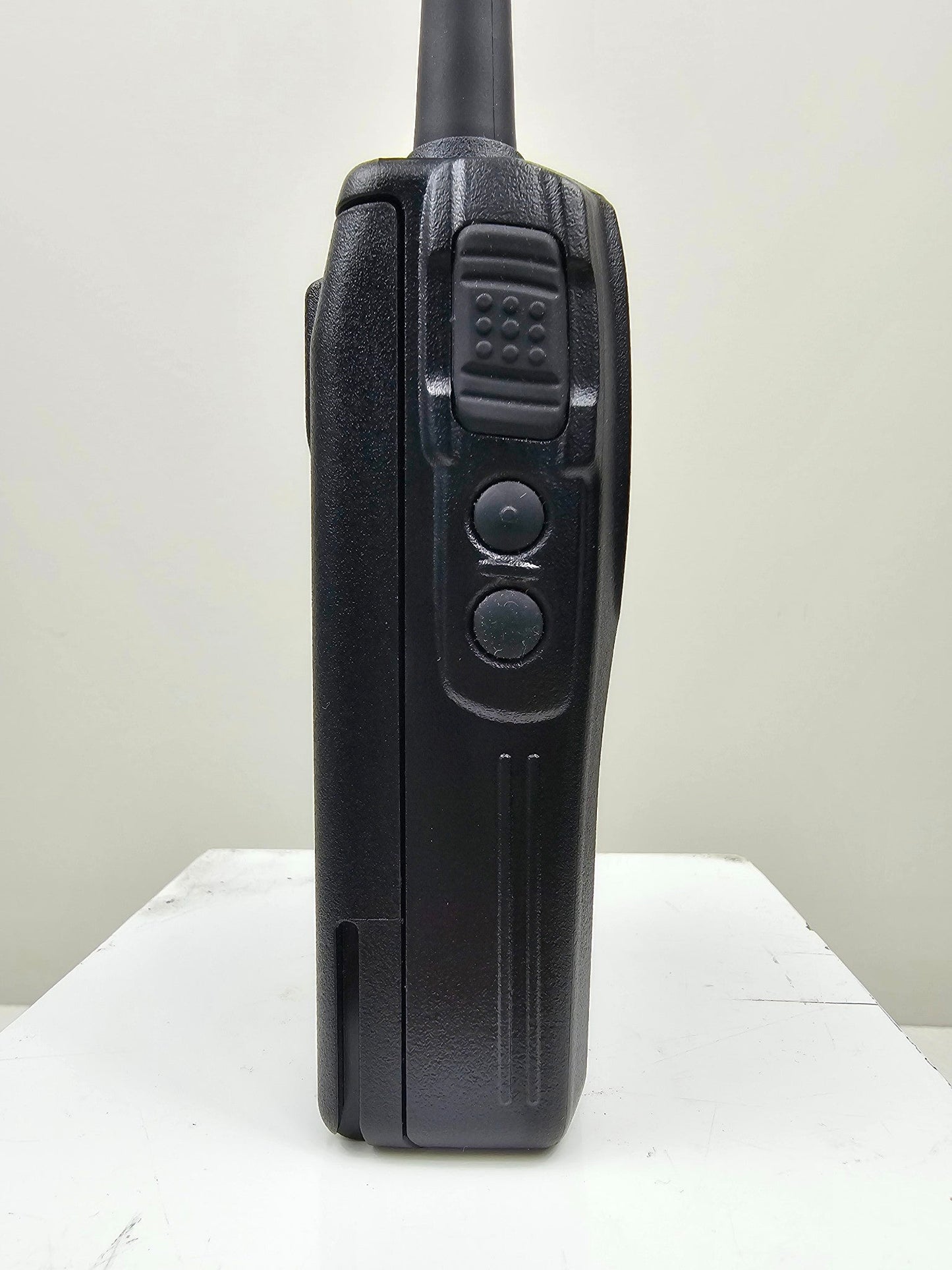 (NEW) Vertex VX-261-G7-5 UHF 450-512 MHz 16 channel 5 Watt (Complete Kit)