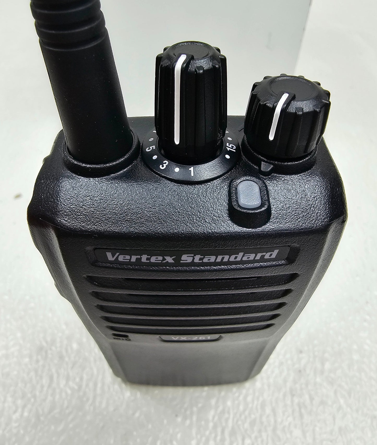 (NEW) Vertex VX-261-G7-5 UHF 450-512 MHz 16 channel 5 Watt (Complete Kit)