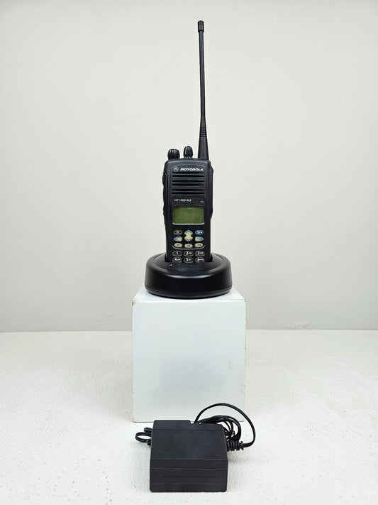 Motorola HT1550 XLS UHF 403-470 MHz 160 Channel 4 Watt FPP (Complete Kit)