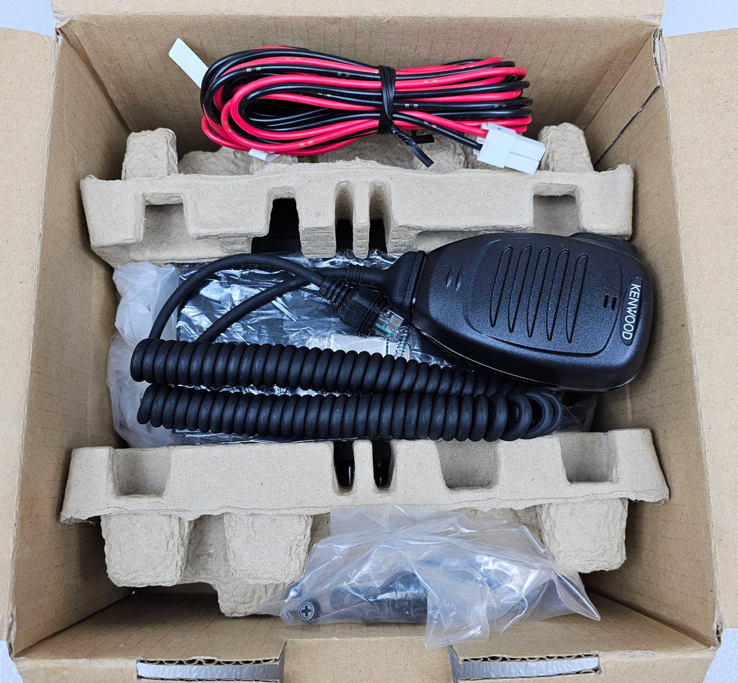 (NEW) Kenwood TK-D840HU-K UHF 450-512 MHz 45 Watt 32 Channel (Complete Kit)
