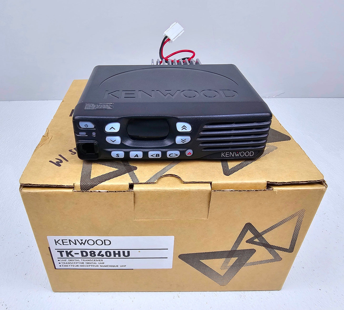 (NEW) Kenwood TK-D840HU-K UHF 450-512 MHz 45 Watt 32 Channel (Complete Kit)