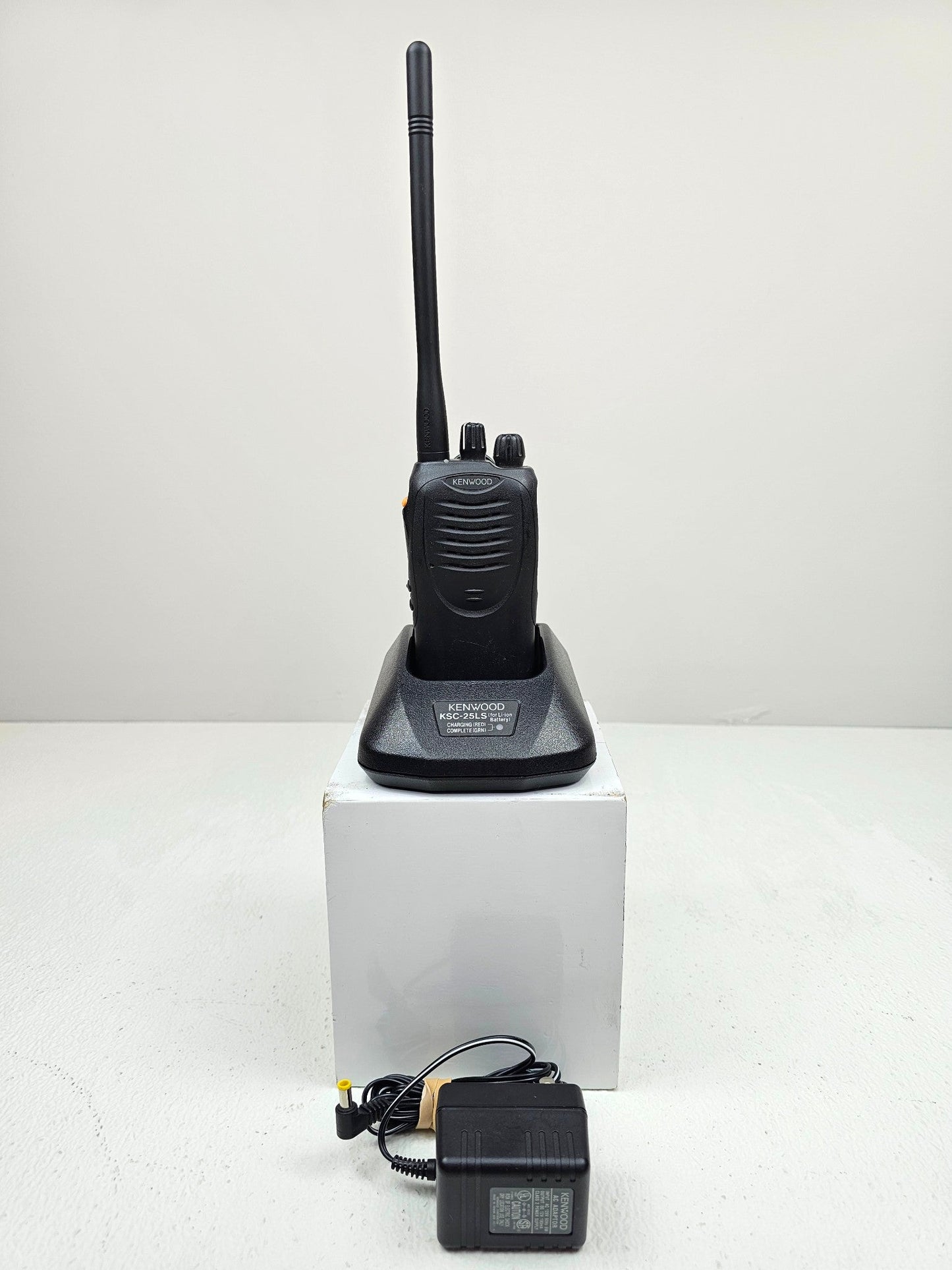 Kenwood TK-2160 TK2160 VHF 136-174 MHz 16 Channel 5 Watt (Complete Kit)