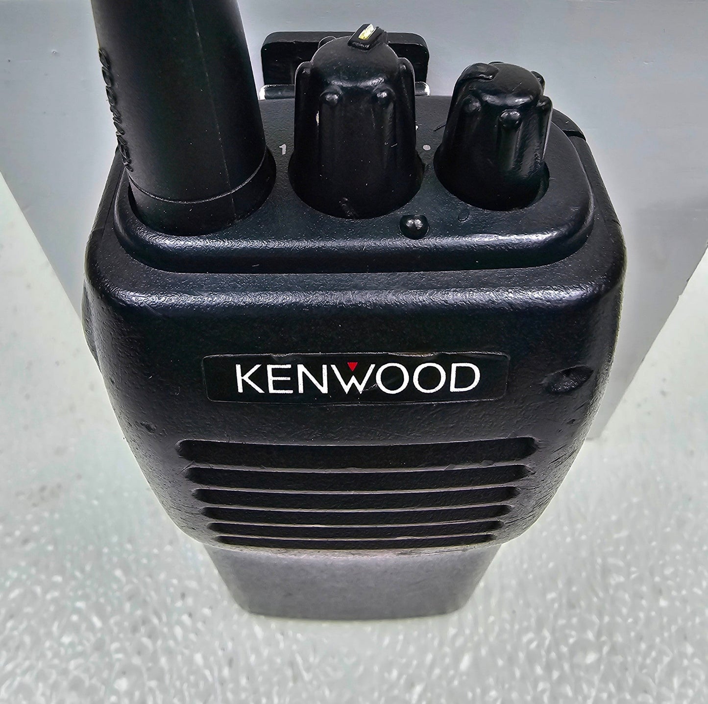 Kenwood TK360 TK-360 UHF 450-470 MHz 4 Channel 4 watt (Complete Kit)