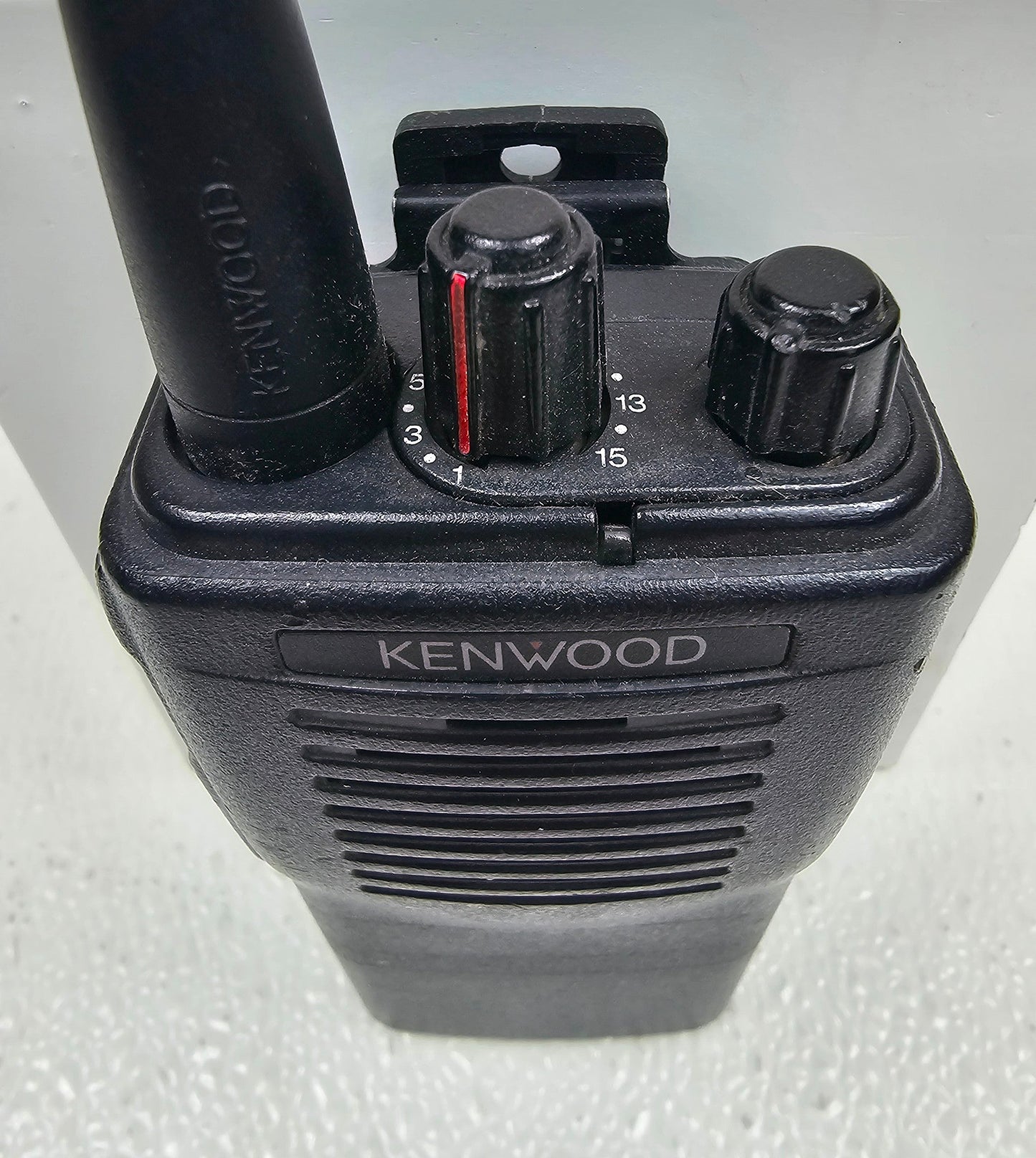 Kenwood TK-3101 TK3101 UHF 460-470 MHz 2 Watt 15 channel Portable Radio