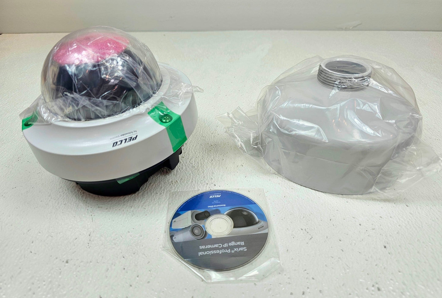 (NEW) PELCO, IMP1110-1EP, Sarix IMP, Dome Indoor Camera in-Ceiling (w/ Mount)