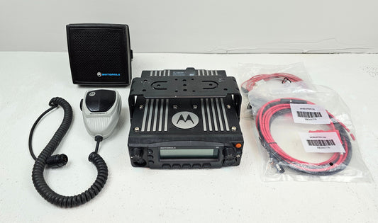 Motorola APX6500 M25URS9PW1AN 7/800 MHZ Mobile Radio w/ O5 Control Head