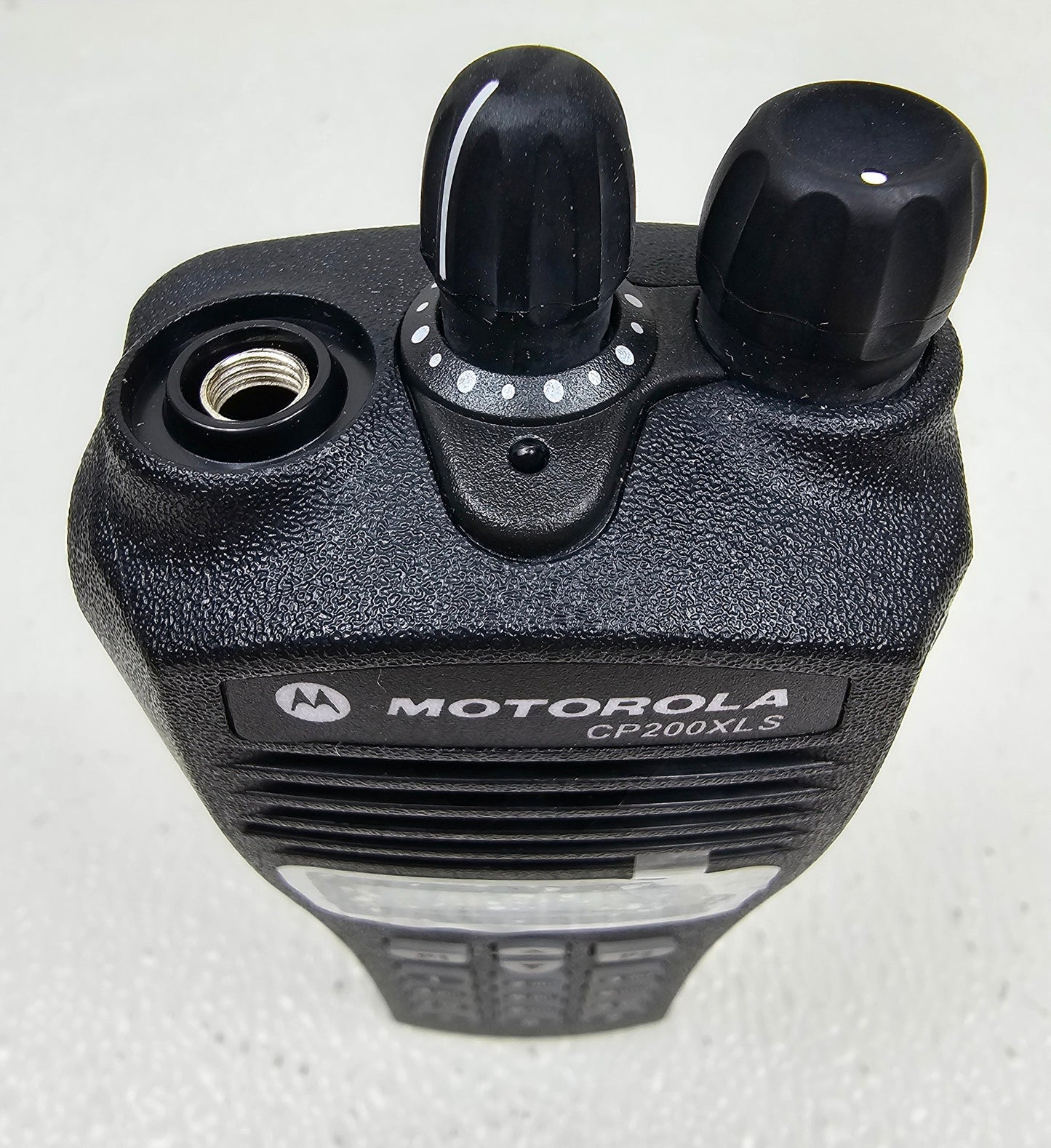 NEW Motorola CP200 XLS UHF 438-470 MHz 128 Channel 4 Watt FKP (Complete Kit)