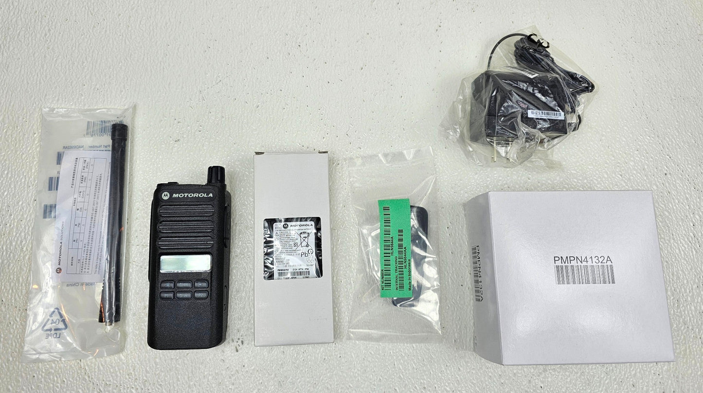 (NEW) Motorola CP100d VHF 136-174 MHz 160 Channel 5 Watt (Complete Kit)