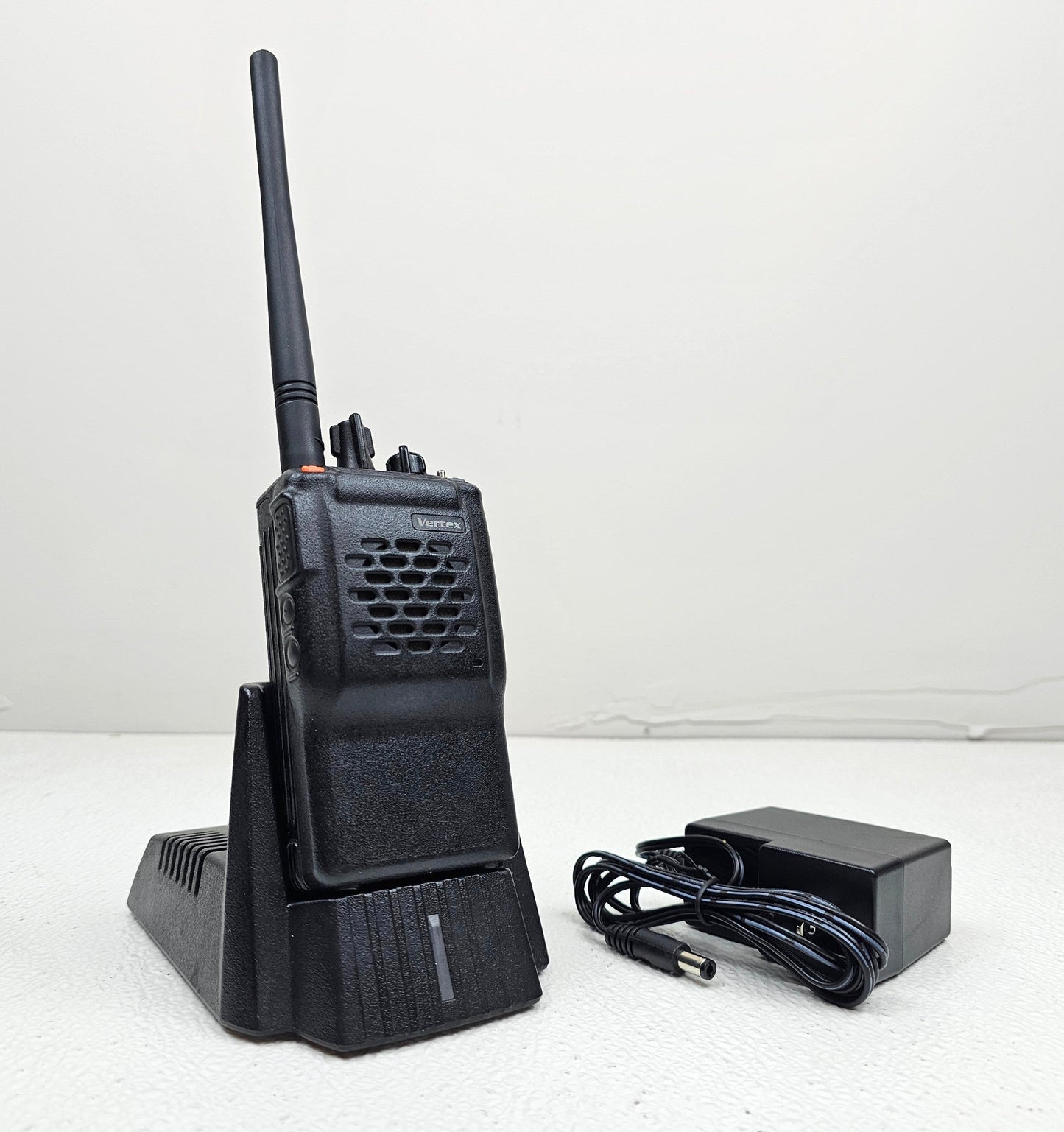 Vertex VX800 VX-800 VHF 148-174 MHz 200 Channel 5 Watt Portable Radio