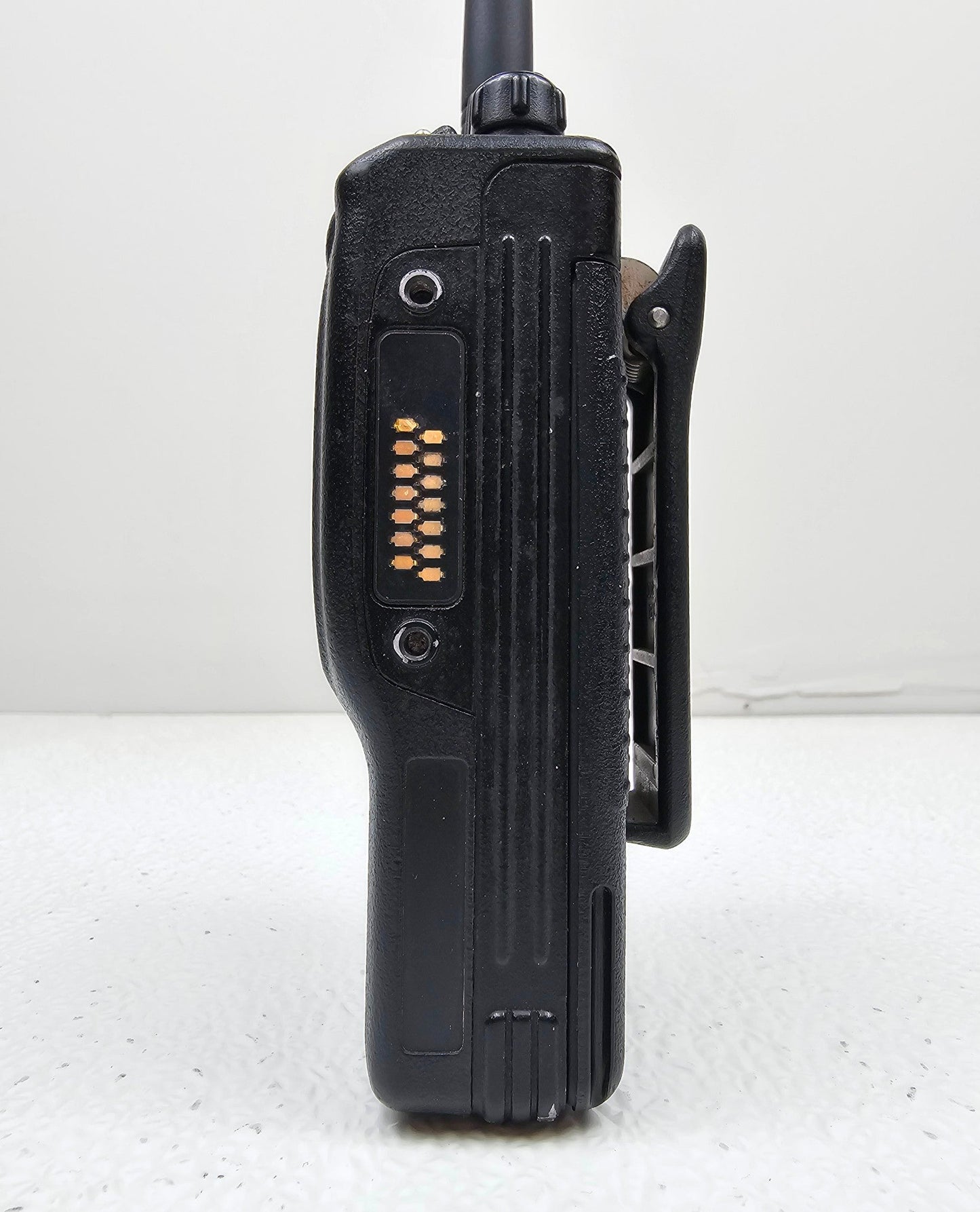 Vertex VX800 VX-800 VHF 148-174 MHz 200 Channel 5 Watt Portable Radio
